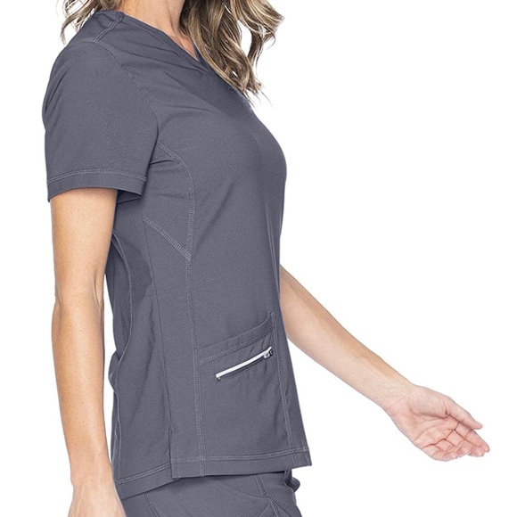 Urbane Align • Women’s scrub top - Picture 2 of 10